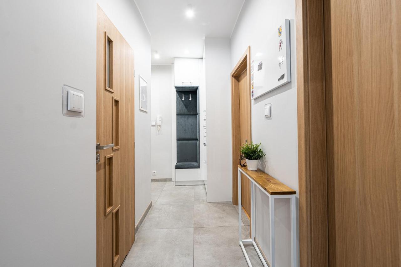 Apartment Bluebird Katowice Near Spodek Mck & City Center Екстериор снимка