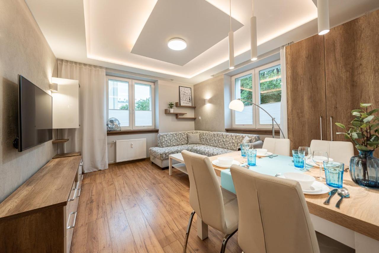 Apartment Bluebird Katowice Near Spodek Mck & City Center Екстериор снимка