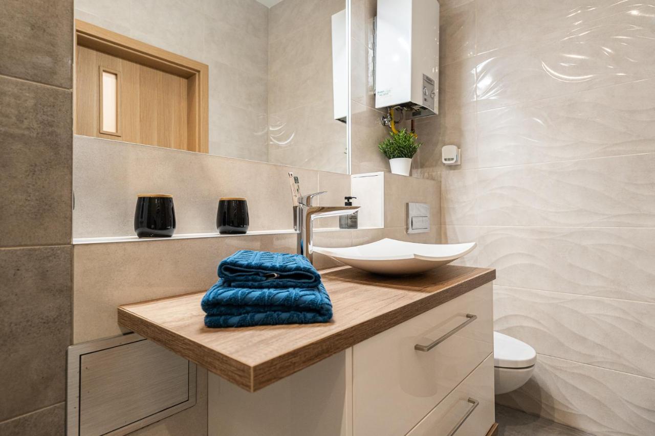 Apartment Bluebird Katowice Near Spodek Mck & City Center Екстериор снимка
